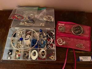 lot 87 image: Large Costume Jewelry Collection with Earrings Bracelets and Necklaces