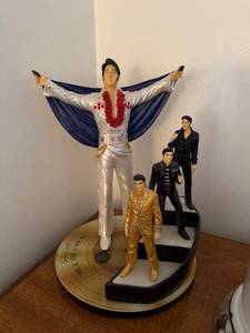 lot 91 image: Elvis Presley The King of Rock N Roll Collectible Figurine Set