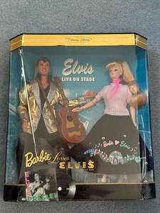 lot 117 image: Barbie Loves Elvis Collector Edition Gift Set in Box