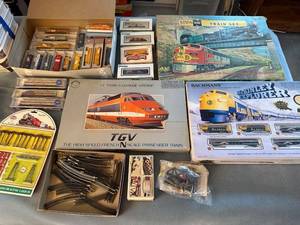 Large Collection of N Scale Model Trains, Sets, Freight Cars, and Accessories