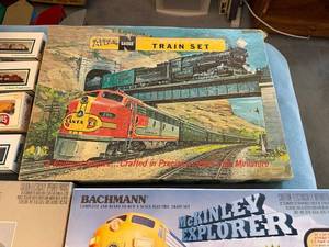 Large Collection of N Scale Model Trains, Sets, Freight Cars, and Accessories