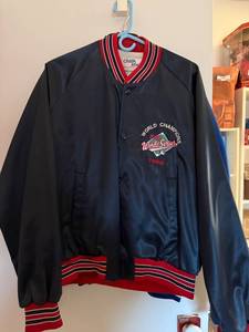 lot 171 image: Set of 2 MLB World Series Satin Jackets Cubs Size XL and Twins Size L