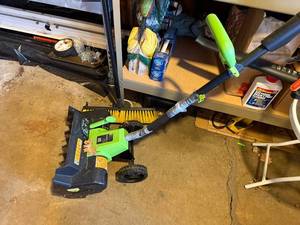 lot 288 image: Greenworks Electric Outdoor Push Sweeper