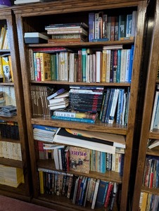 lot 215 image: Adjustable Bookshelf (contents not included)