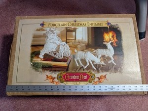 lot 219 image: Graham Nat Porcelain Christmas Ensemble Collectors Edition in Box