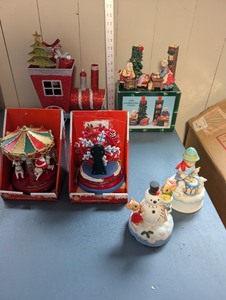 lot 234 image: Collection of 7 Holiday and Christmas Figurines and Decorations