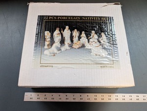 lot 236 image: 11-Piece Porcelain Nativity Set with Gold Accents in Original Box