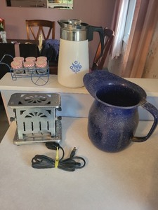 lot 21 image: Vintage Kitchenware Collection Toaster, Graniteware Pitcher, Coffee Carafe, Mini Jars with Cart