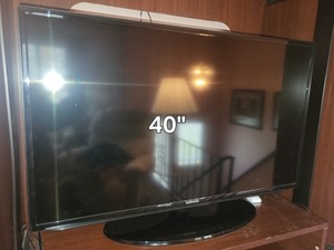 lot 47 image: Samsung 40-Inch Flat Screen TV