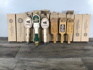 lot 260 image: Lot of 16 Beer Tap Handles - Smithwicks Imported Irish Ale and Duluth Brewhouse