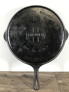 lot 273 image: Vintage Griswold Cast Iron Skillet #10