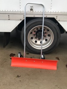 lot 3 image: Dakota Sno Blade Inc. Push Snow Shovel on Wheels