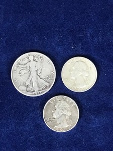 lot 298 image: 3 - Silver Coins - 1943 Walking Liberty Half Dollar (1) & 2 - 1964 Washington Quarters
