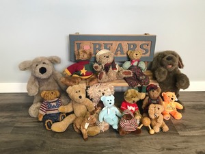 lot 308 image: Lot of Stuffed Animal Bears & More Plus Wooden Bench that says I Love Bears