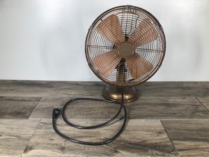 lot 315 image: Aloha Breeze 12 Oscillating Table Fan