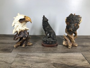 lot 349 image: 3 - Figurines - Eagle  Wolf & Buffalo