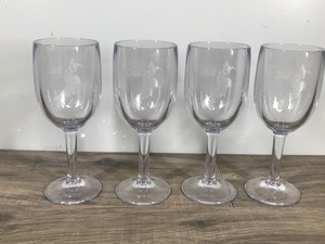 lot 365 image: 4 - Plastic Wine Glasses with Gull Lake Engraved on the Front
