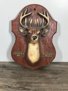 lot 398 image: Vintage Wall Hanging Deer Plaque - Souvenir of Niagara Falls