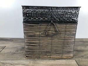 lot 172 image: Weaved Household Storage Box with Metal Frame