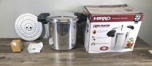 lot 137 image: Mirro Pressure Canner 22 Quart with box - Looks like its never been used