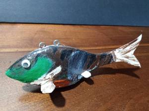 lot 53 image: Fishing spearing Wood decoy with metal fins