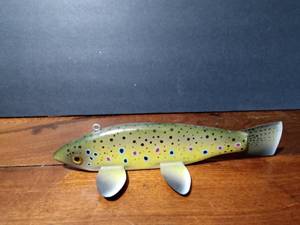 lot 66 image: Signed wood fishing spearing decoy with metal fins