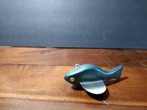 lot 68 image: Signed Perch decoy with metal fins by Paul E. Mohl