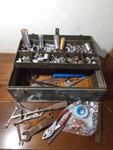 lot 73 image: Vintage metal tool box full of tools