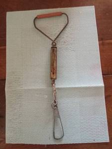 lot 81 image: Vintage brass spring balance hanging fish scale