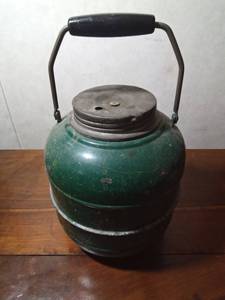 lot 86 image: Vintage Aladdin semi-sealed thermal jug