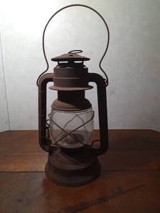 lot 90 image: Vintage Deitz Lantern