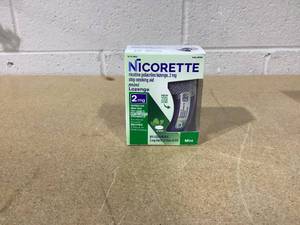 lot 446 image: Nicorette Mini Nicotine Lozenges Stop Smoking Aid 2 Mg Mint - 81 Ct