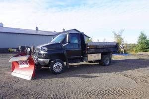 lot 1 image: 2005 Chevrolet 4500 Dump Truck Plow Truck