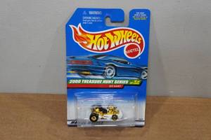 lot 5 image: Hot Wheels 2000 Treasure Hunt Series - Go Kart