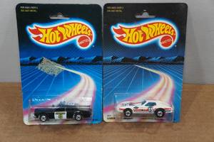 lot 8 image: 2 Vintage Hot Wheels - Sheriff Patrol & Corvette Stingray