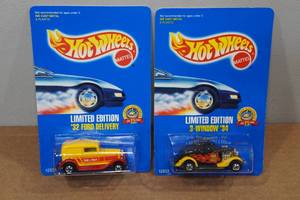 lot 17 image: 2 Hot Wheels Limited Edition - 32 Ford Delivery & 3-Window 34