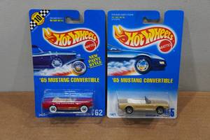 lot 26 image: 2 Hot Wheels - 65 Mustang Convertibles