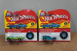 lot 42 image: 2 Hot Wheels 25th Anniversary with Matching Button - Demon, Splittin Image