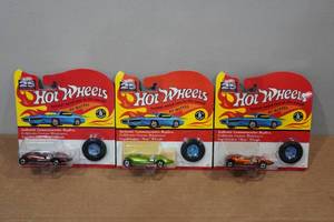 lot 48 image: 3 Hot Wheels 25th Anniversary with Matching Button - Twin Mill