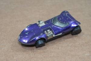 lot 59 image: Original Hot Wheels Redline Twinmill - Purple