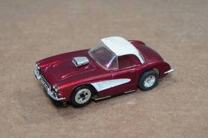 lot 65 image: Vintage Tyco 1960 Chevy Corvette HO Scale Slot Car