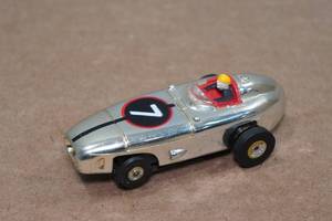 lot 68 image: Vintage Aurora Thunderjet T-Jet Indy Racer HO Scale Slot Car