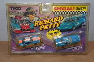 Vintage Tyco Twin Pack 1992 Petty STP Pontiac & 1970 Petty Superbird HO Scale Slot Cars