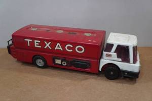 lot 121 image: Vintage Brown and Bigelow Texaco Tanker Truck
