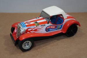 lot 142 image: Vintage Battery Powered Hot Rod