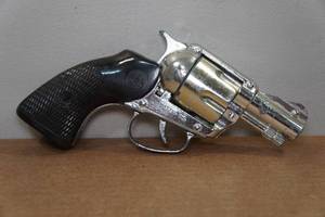 lot 164 image: Vintage Mattel Toy Gun