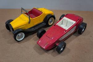 lot 174 image: 2 Vintage Nylint Race Cars