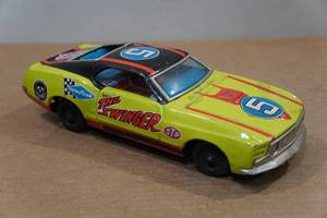 lot 180 image: Vintage Tin Battery Powered Car