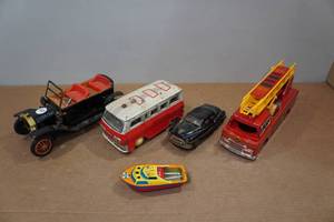 lot 183 image: Vintage Tin Cars