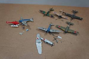 lot 196 image: Assorted Vintage Mini Model Airplanes